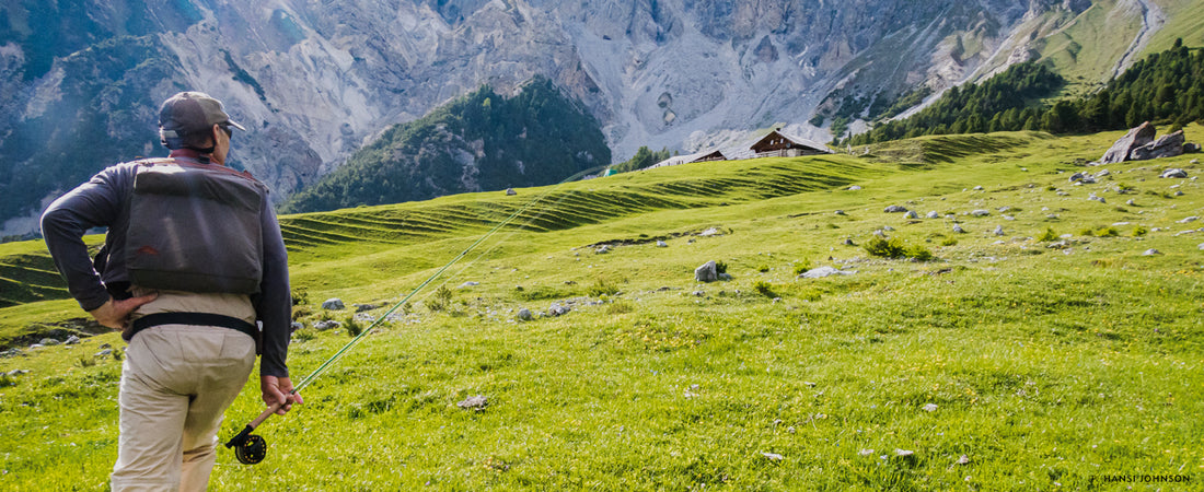 WANDERWEG REFUGE TO REFUGE IN THE SWISS ALPS: Many high Alpine rifugio tend to nestle in the most unlikely of spots. Peter Aigner contemplates the fastest way to traverse centuries of cow paths to get to the end-ofthe- day radler. Photo: Hansi Johnson